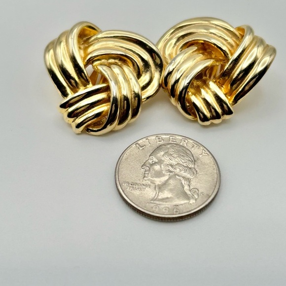 Vintage Gay Boyer Gold Knot Clip On Earrings - Picture 2 of 4